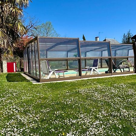 Gîte du boulanger au pays de padirac piscine couverte chauffée Mayrinhac-Lentour Exterior foto