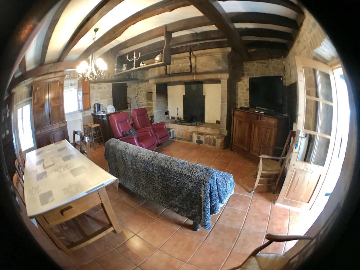 Gîte du boulanger au pays de padirac piscine couverte chauffée Mayrinhac-Lentour Exterior foto