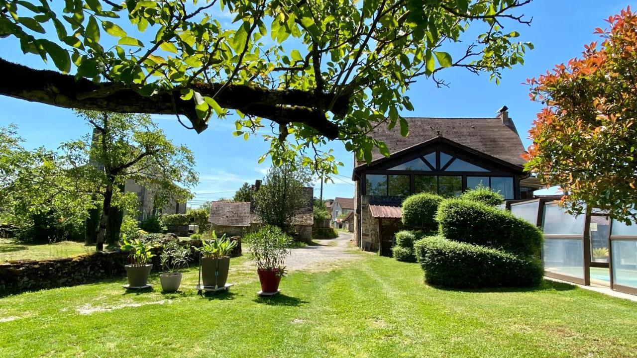 Gîte du boulanger au pays de padirac piscine couverte chauffée Mayrinhac-Lentour Exterior foto