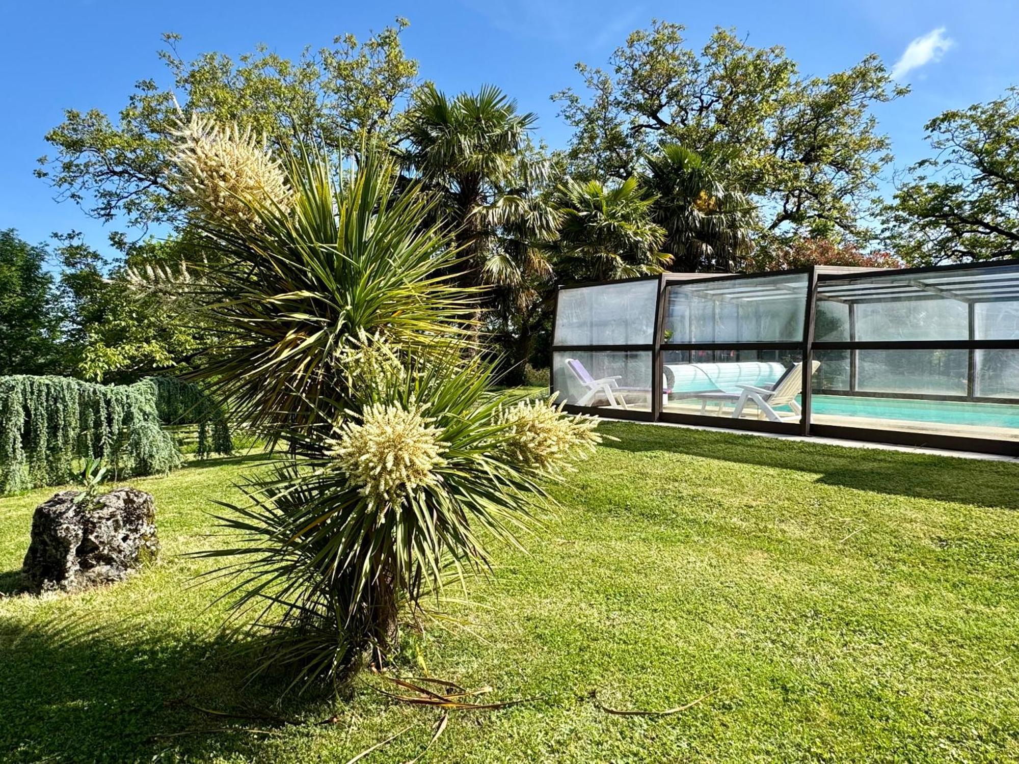 Gîte du boulanger au pays de padirac piscine couverte chauffée Mayrinhac-Lentour Exterior foto